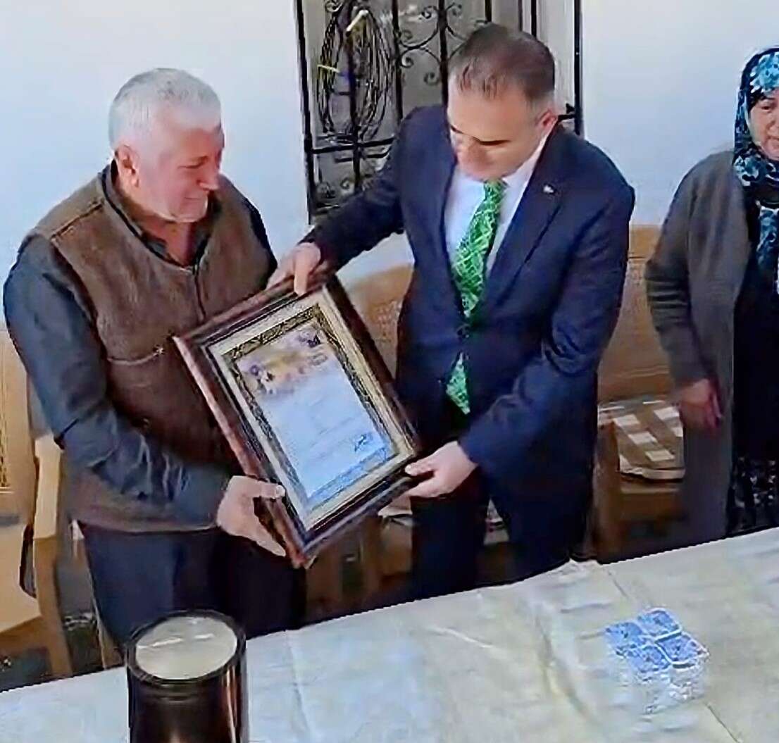 Milaslı Şehidin Şehitlik Beratı Gözyaşlarıyla Takdim Edildi 1